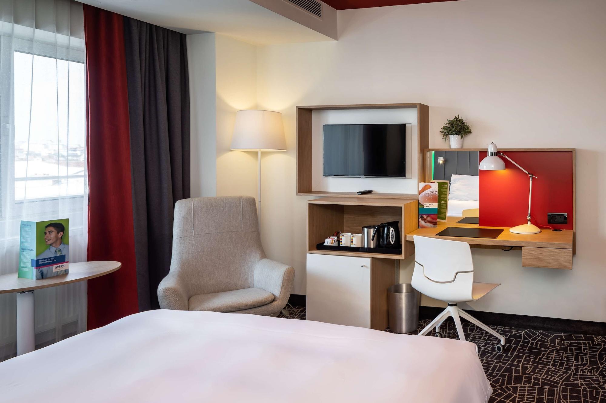 Park By Radisson & 4* Bucureşti