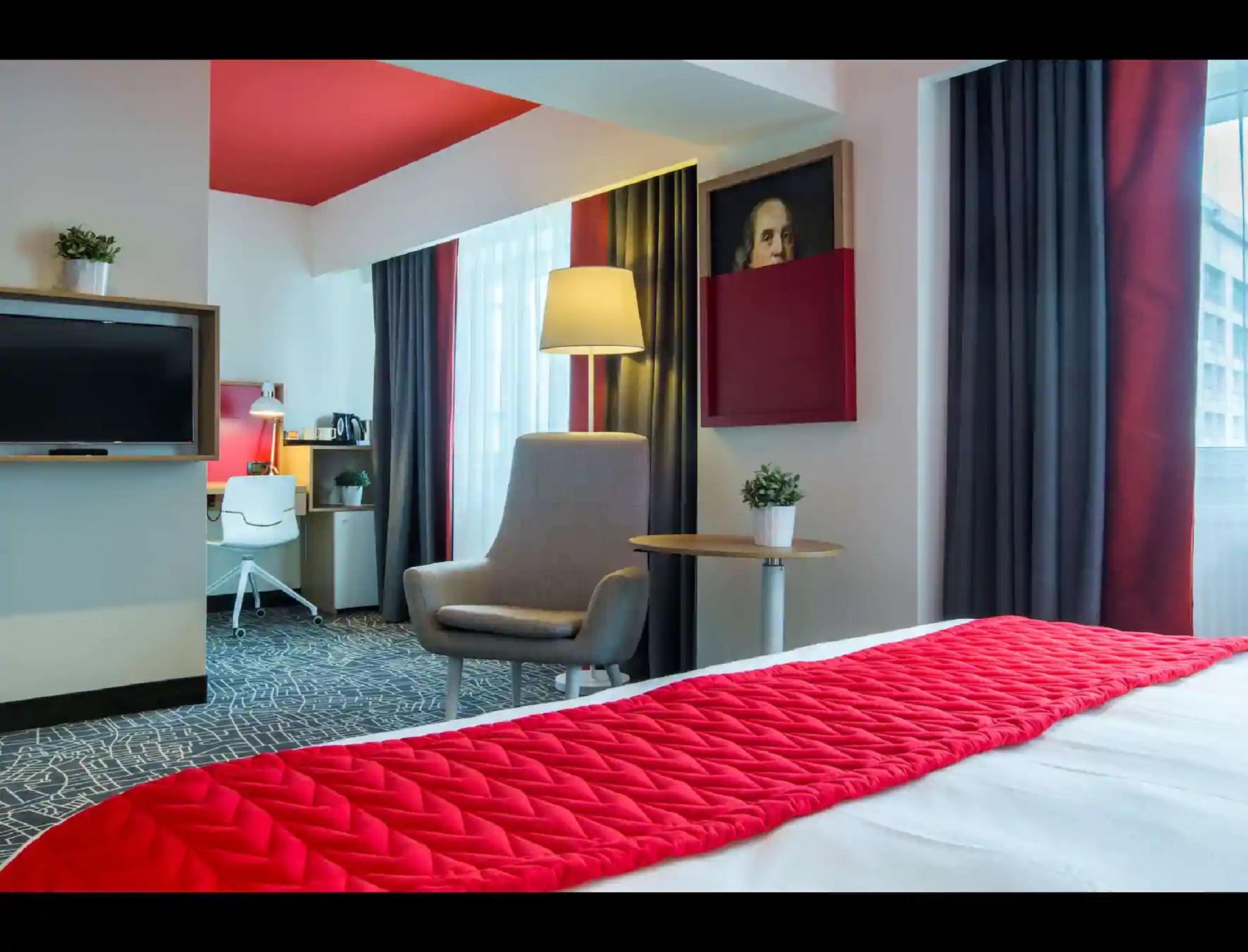 Park By Radisson & 4*